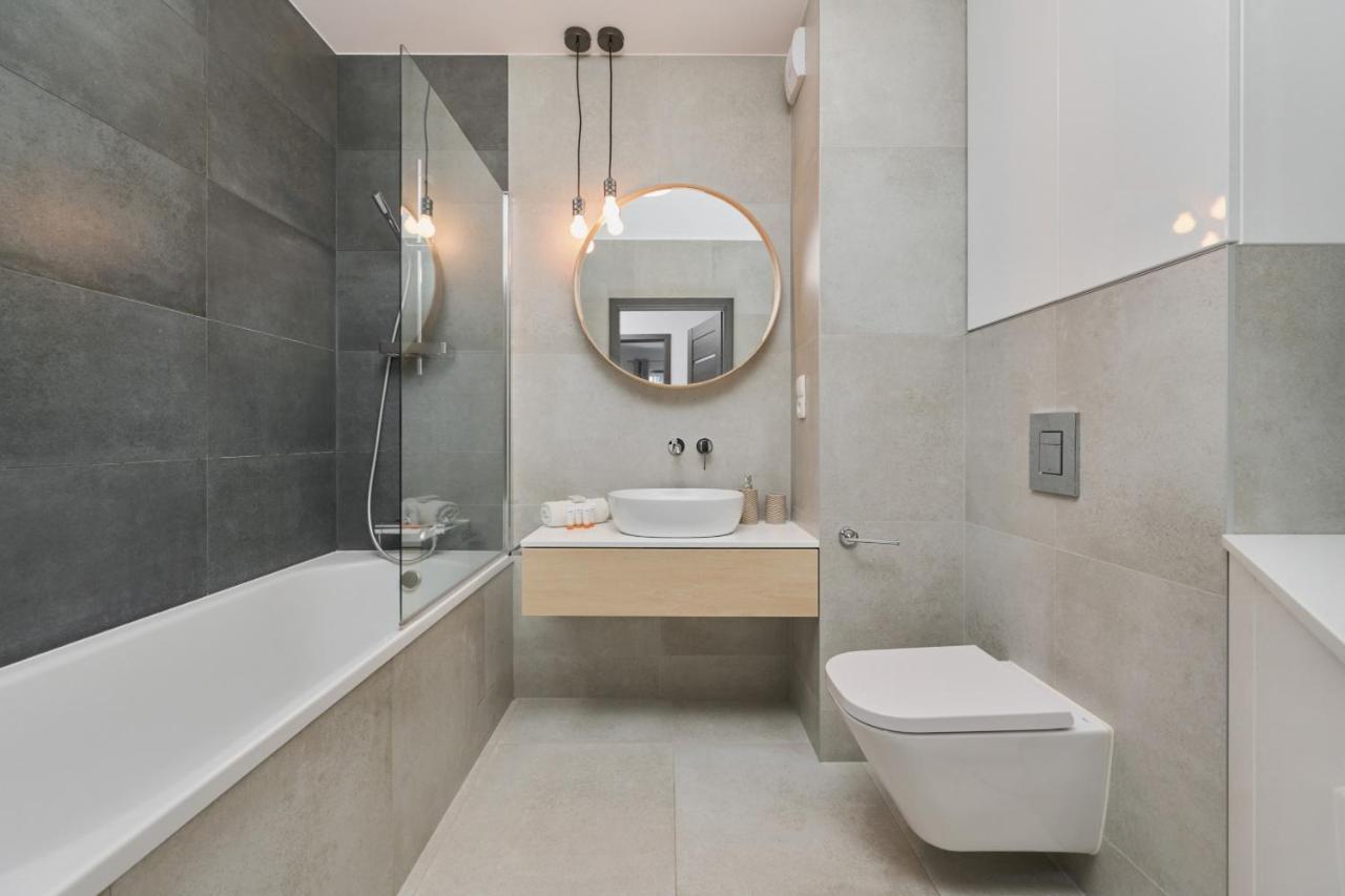 Spacious Apartment With Balcony Near The Slavic Hill Wroclaw By Renters Prestige Екстер'єр фото