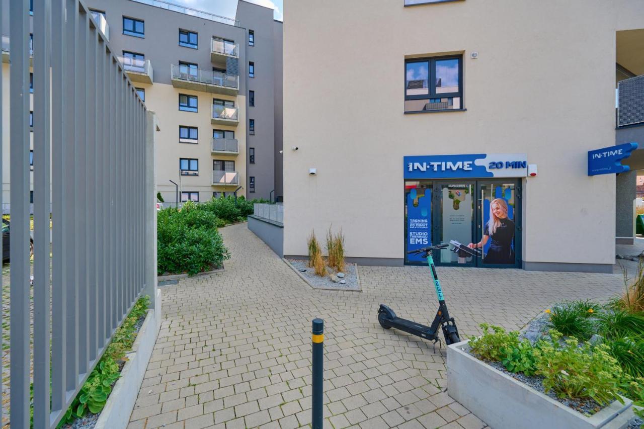 Spacious Apartment With Balcony Near The Slavic Hill Wroclaw By Renters Prestige Екстер'єр фото