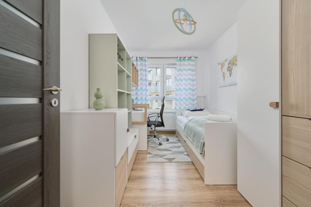 Spacious Apartment With Balcony Near The Slavic Hill Wroclaw By Renters Prestige Екстер'єр фото