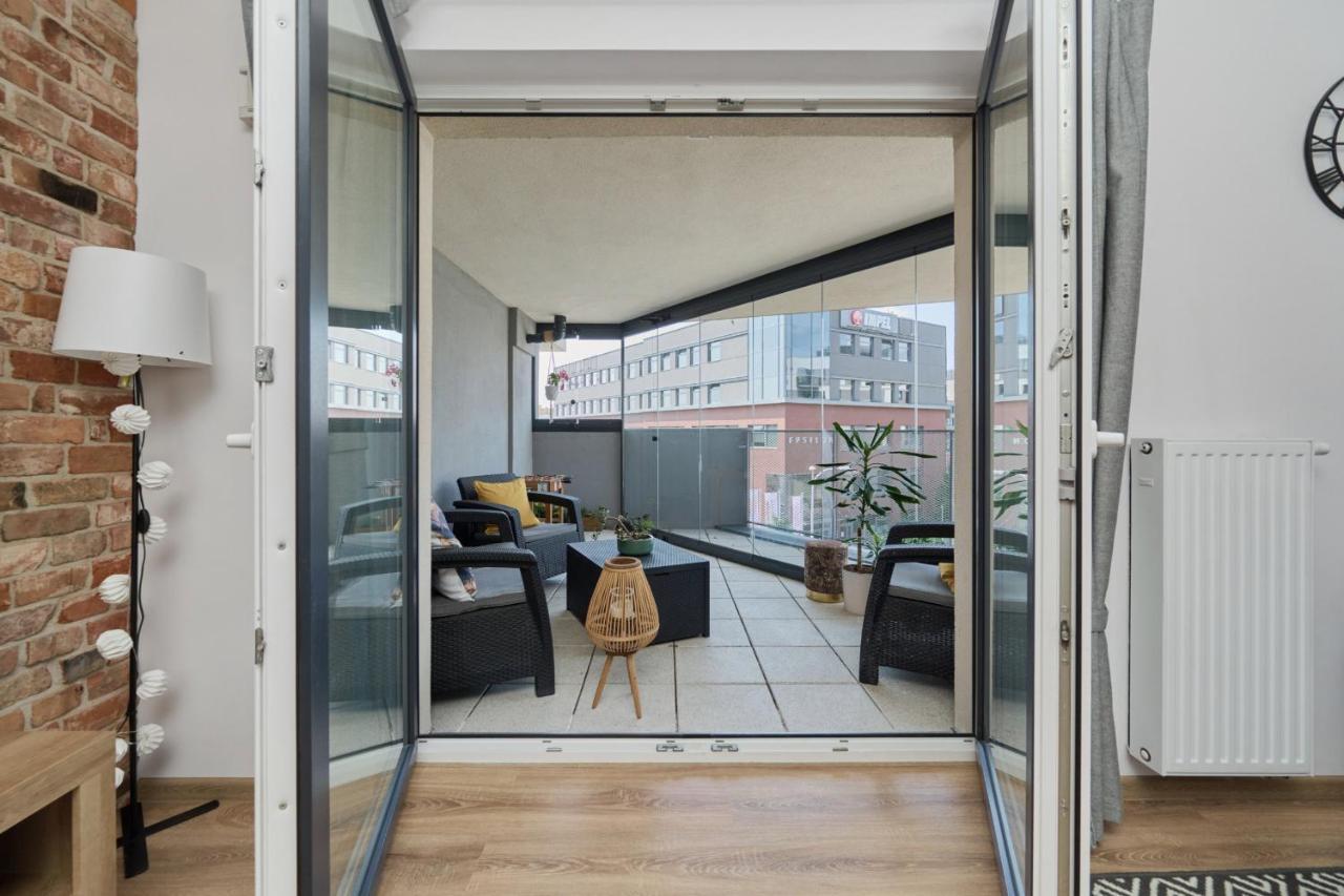Spacious Apartment With Balcony Near The Slavic Hill Wroclaw By Renters Prestige Екстер'єр фото