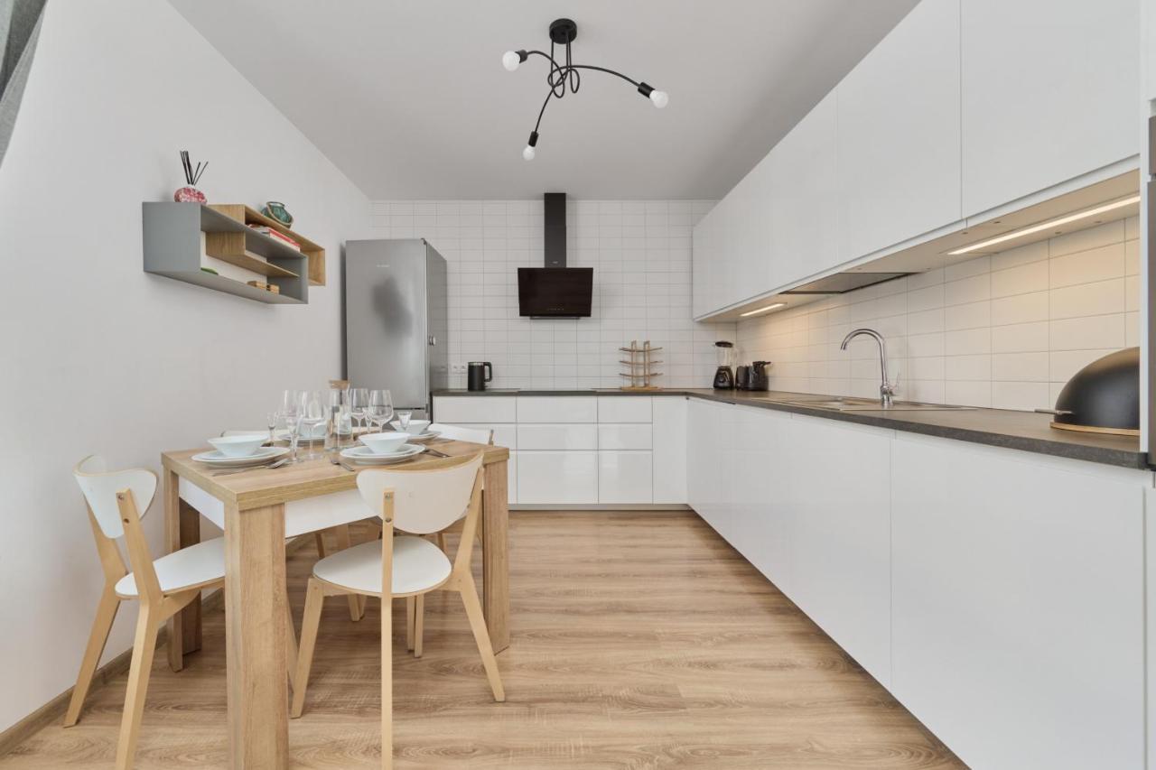 Spacious Apartment With Balcony Near The Slavic Hill Wroclaw By Renters Prestige Екстер'єр фото