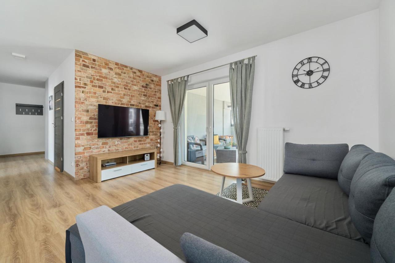 Spacious Apartment With Balcony Near The Slavic Hill Wroclaw By Renters Prestige Екстер'єр фото