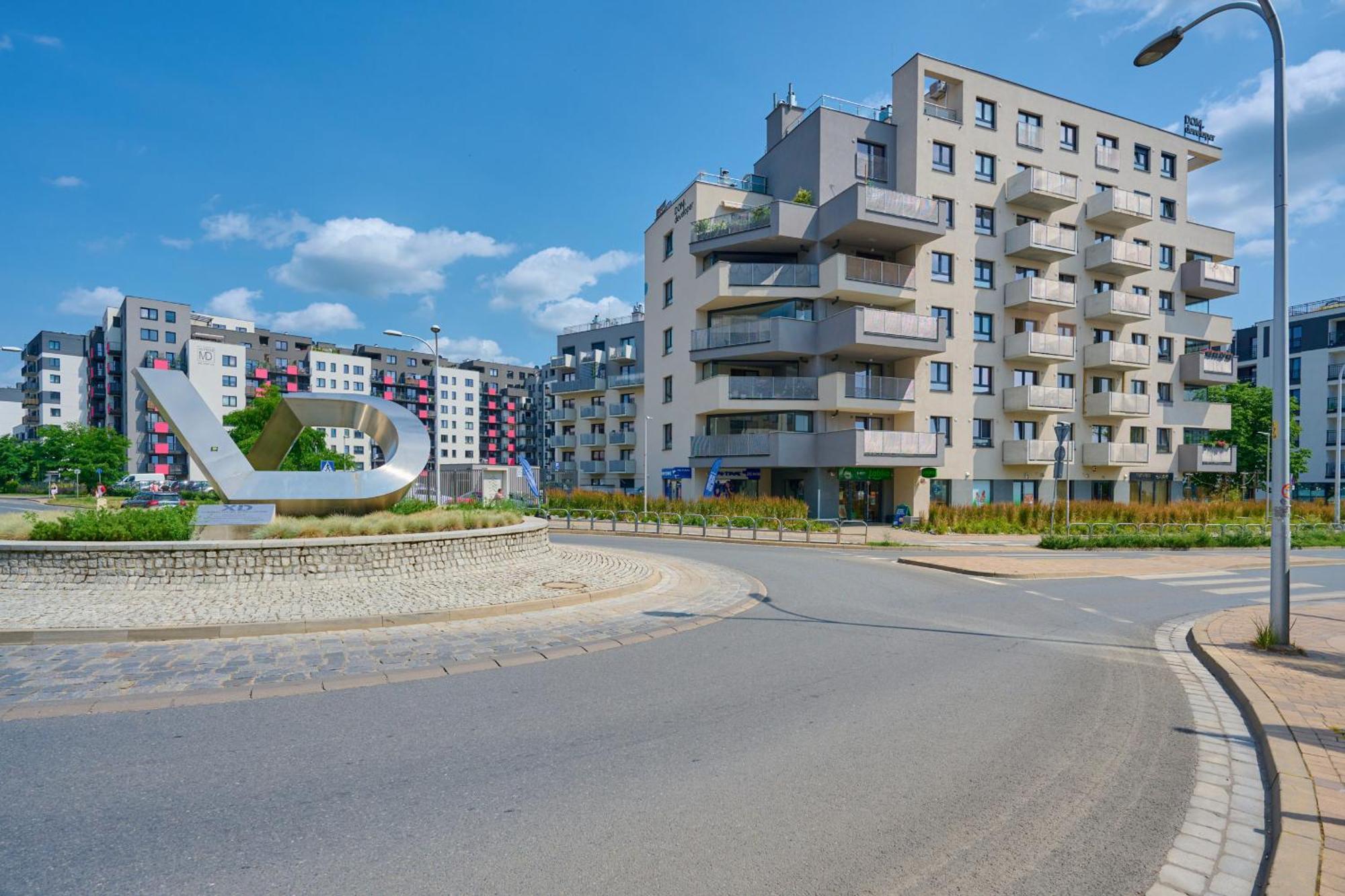 Spacious Apartment With Balcony Near The Slavic Hill Wroclaw By Renters Prestige Екстер'єр фото